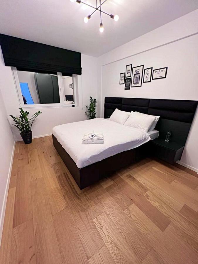 Soho Aparthotel Oradea Exteriör bild