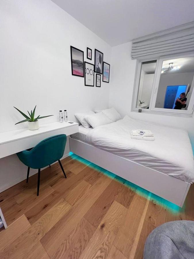 Soho Aparthotel Oradea Exteriör bild